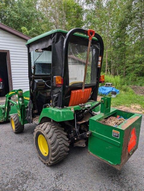 2007 John Deere 2305