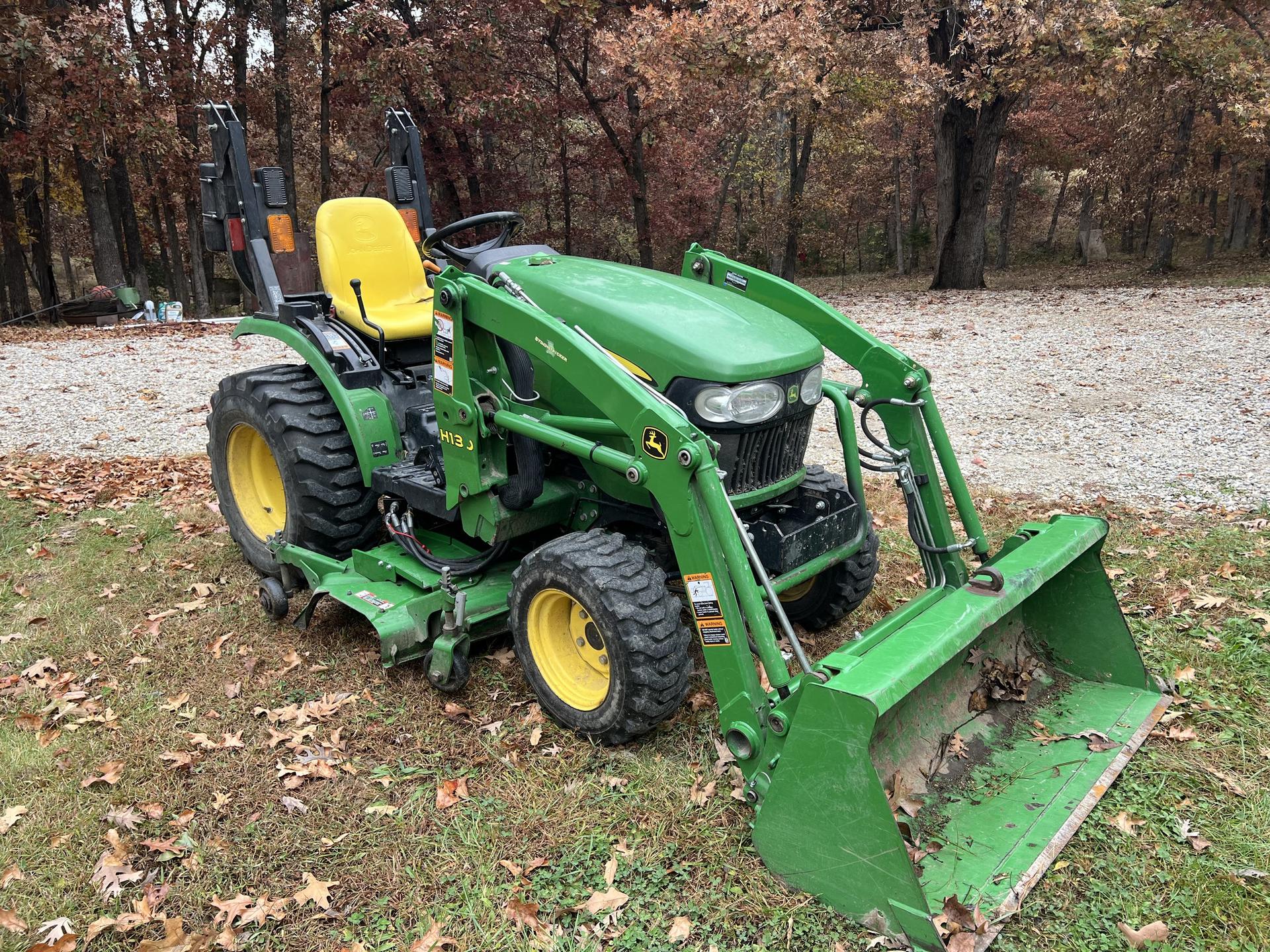 2015 John Deere 2025R Image