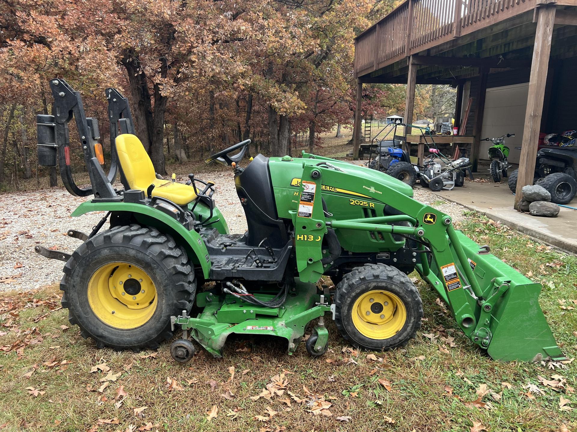 2015 John Deere 2025R Image