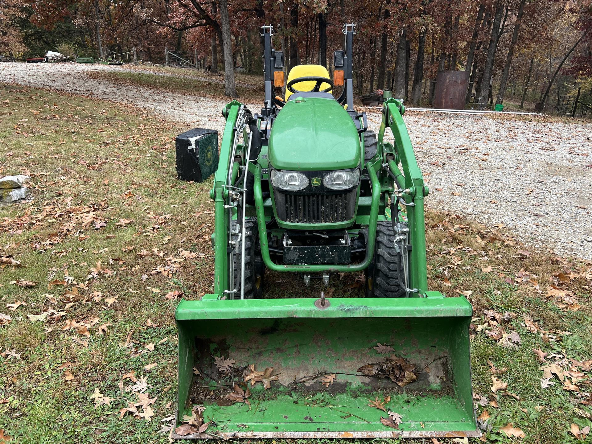 2015 John Deere 2025R Image