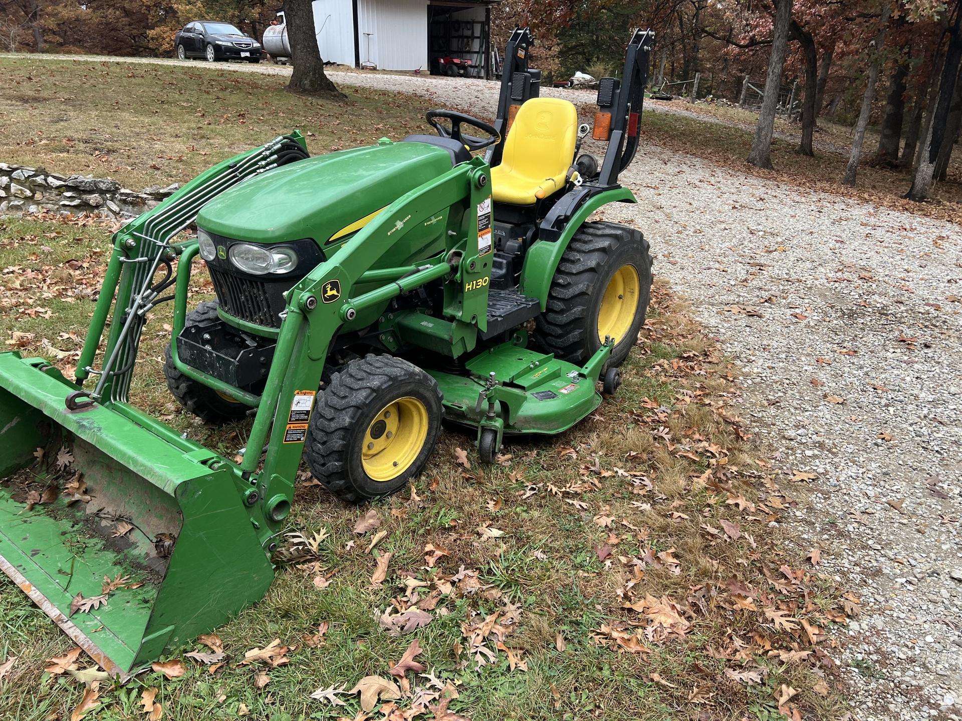 2015 John Deere 2025R Image