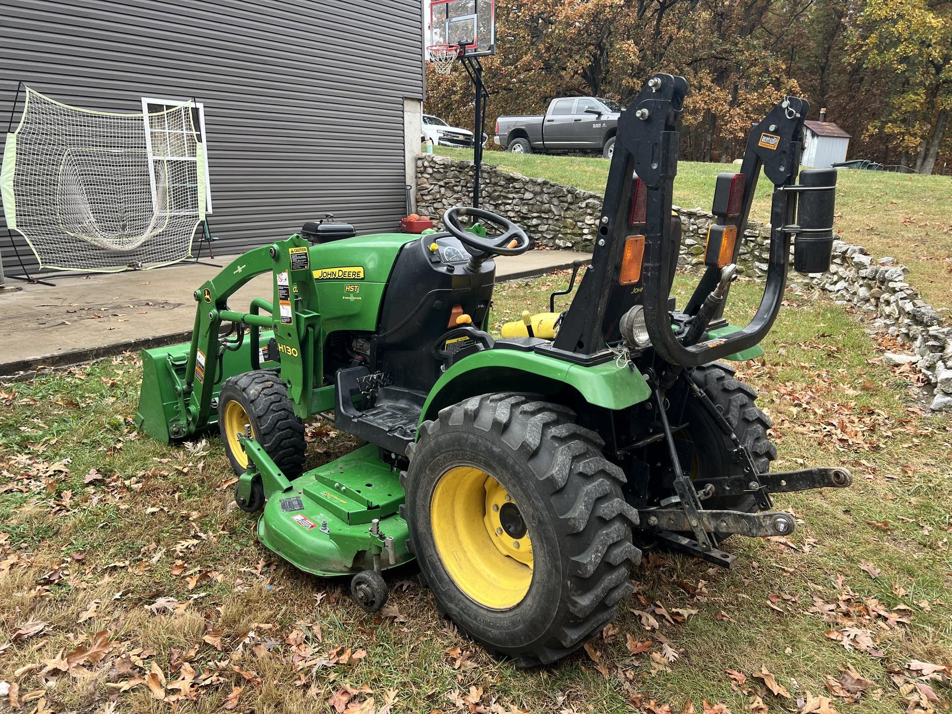 2015 John Deere 2025R Image