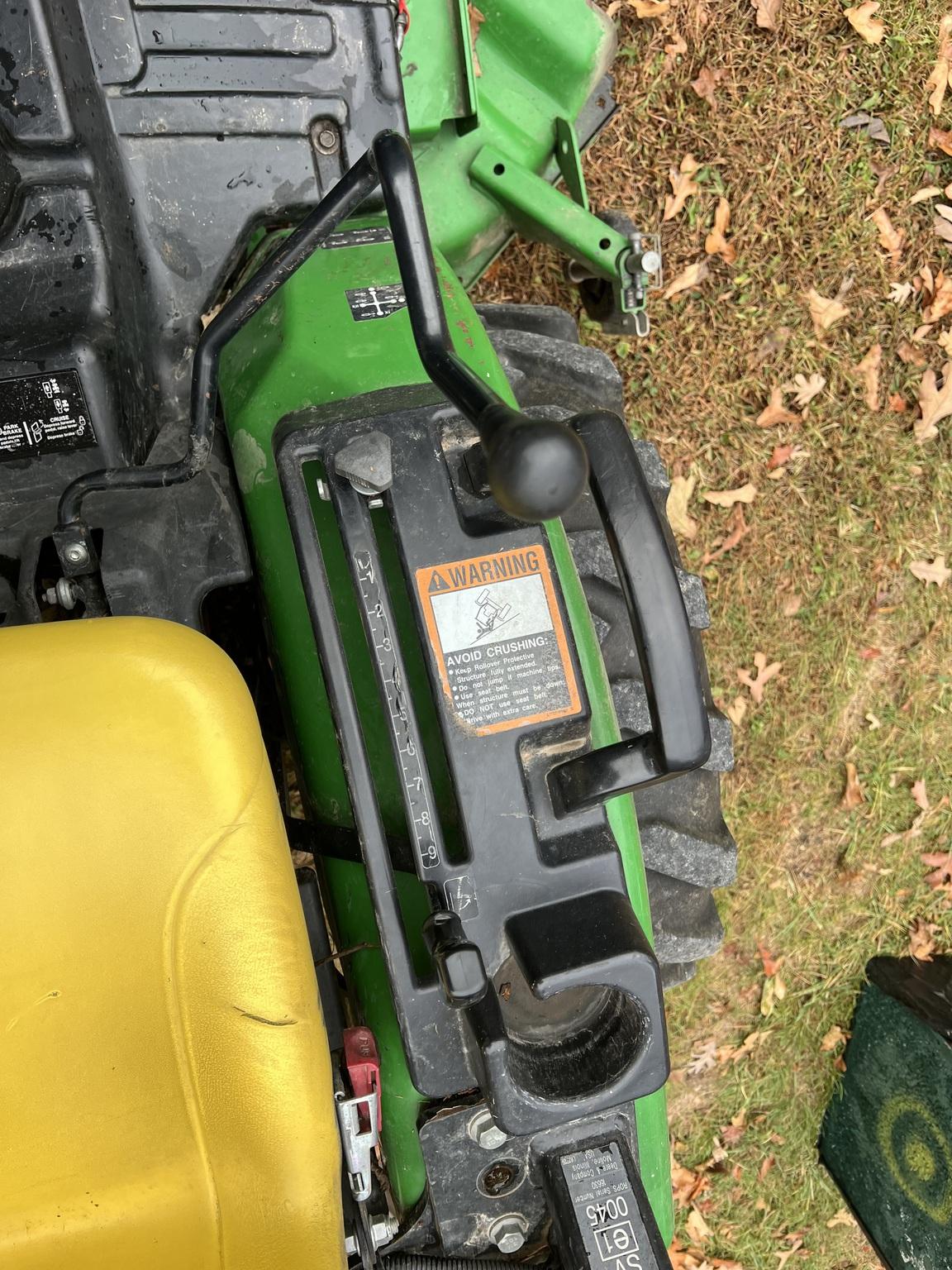 2015 John Deere 2025R Image