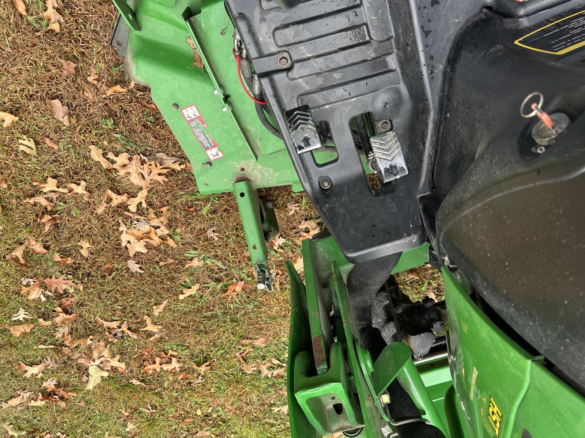 2015 John Deere 2025R Image