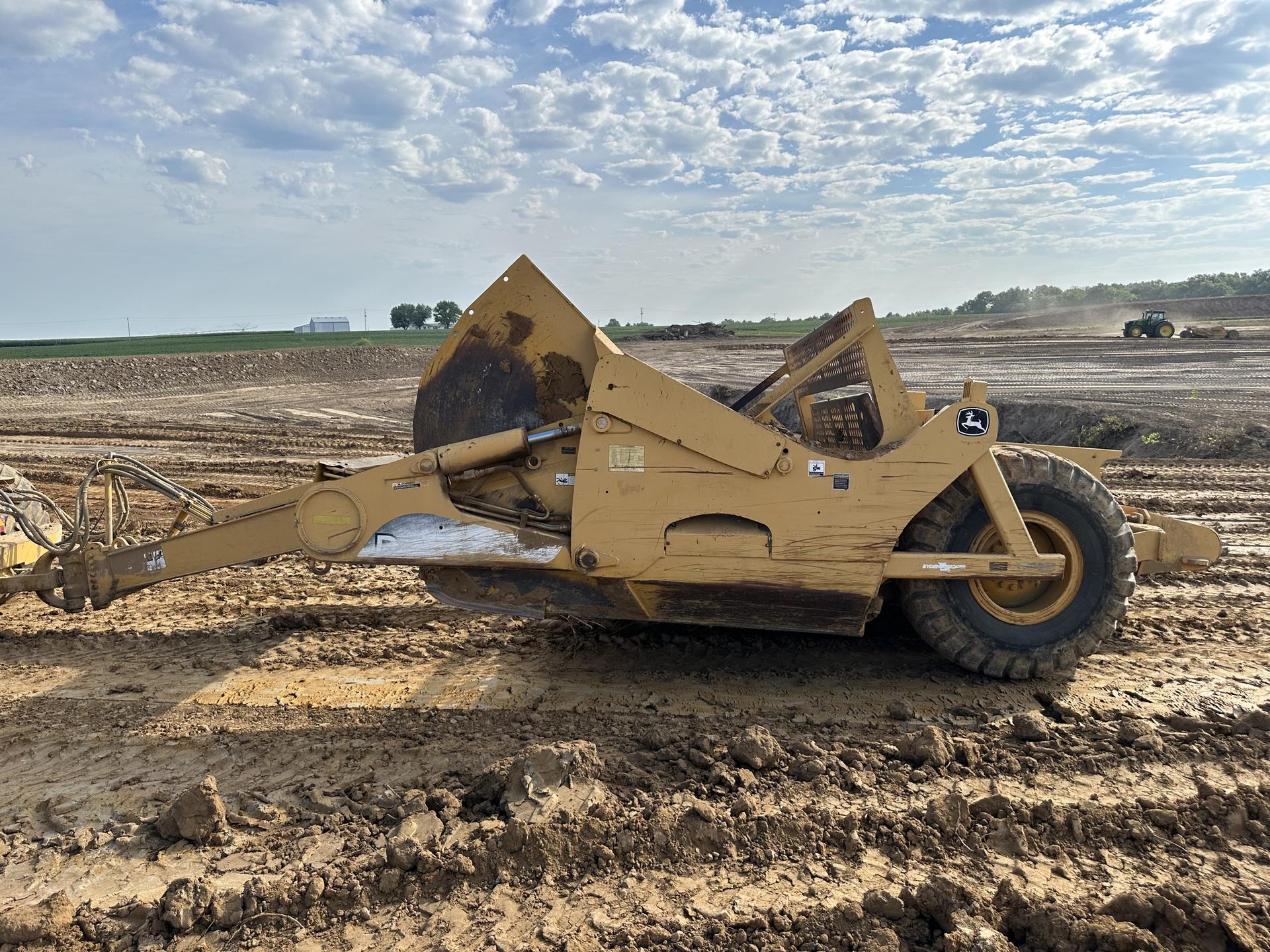 2007 John Deere 1810E