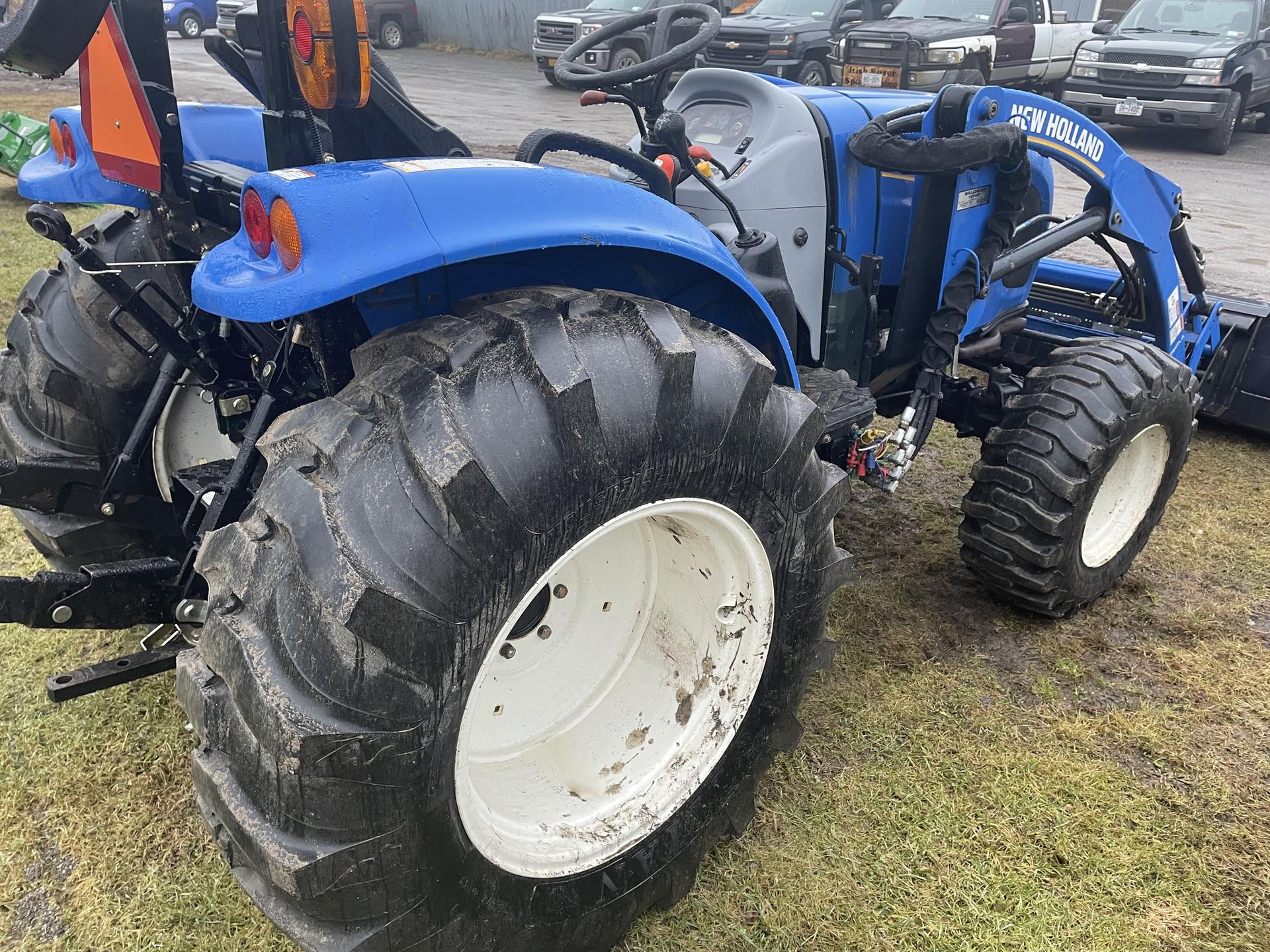 2016 New Holland BOOMER 47