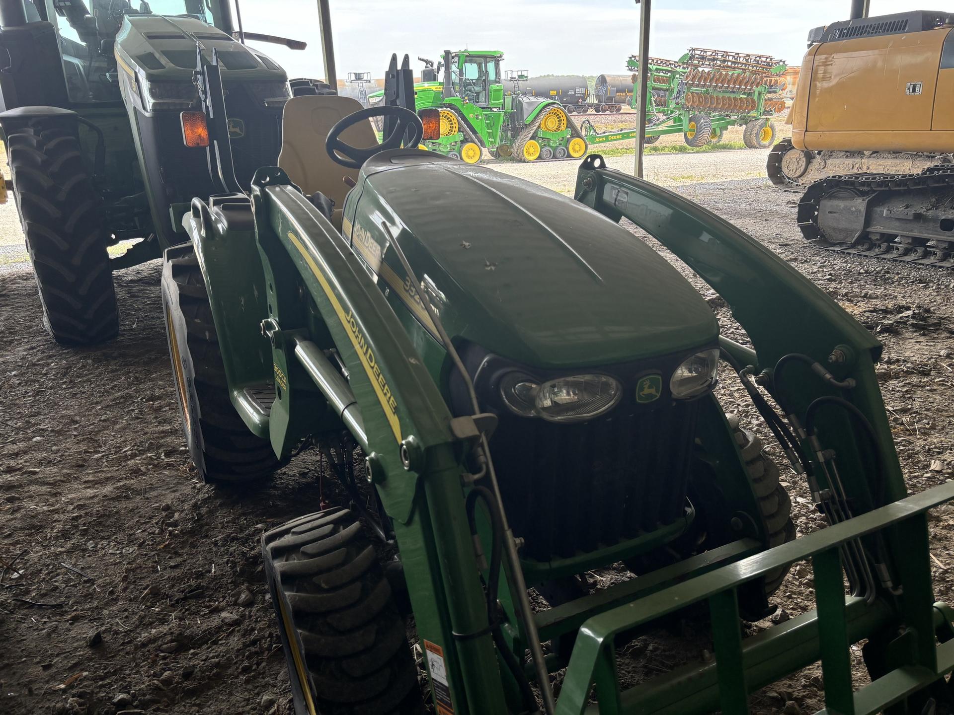 2008 John Deere 3320