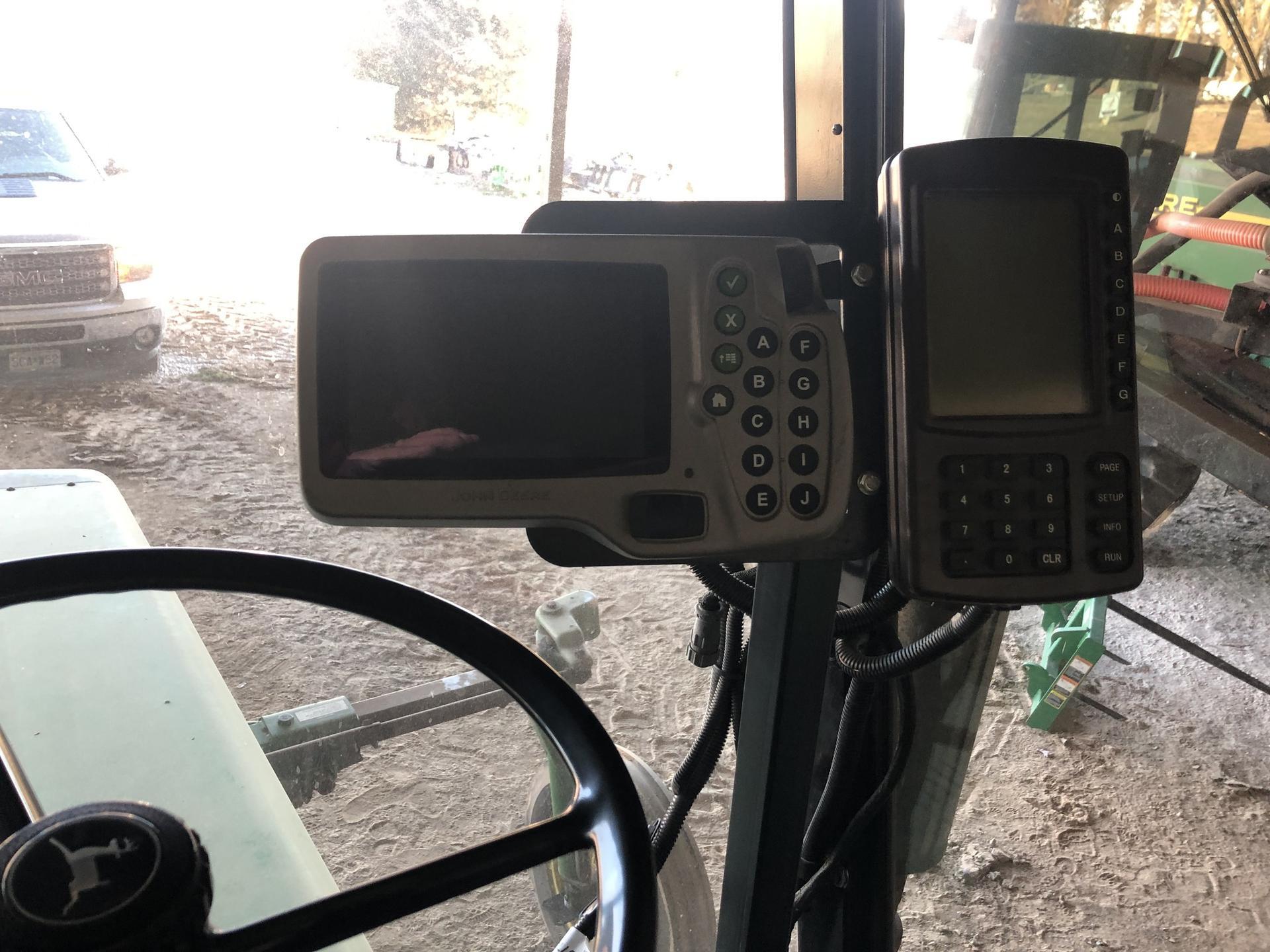 2002 John Deere 6700 Image