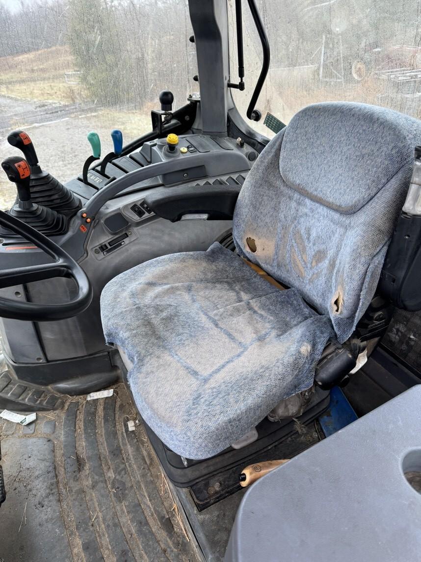 2004 New Holland TS125A Plus Cab Image