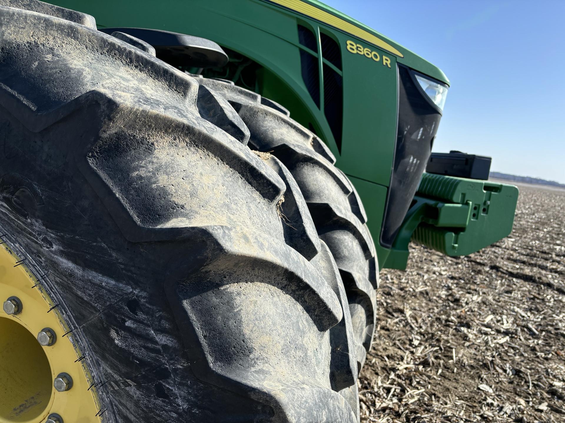 2013 John Deere 8360R Image