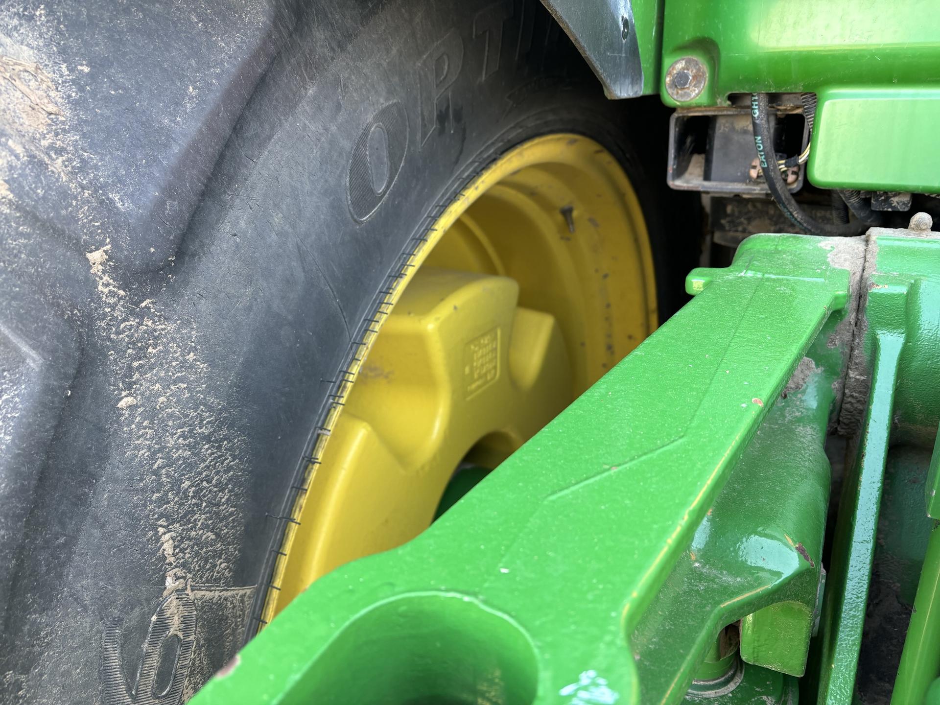 2013 John Deere 8360R Image