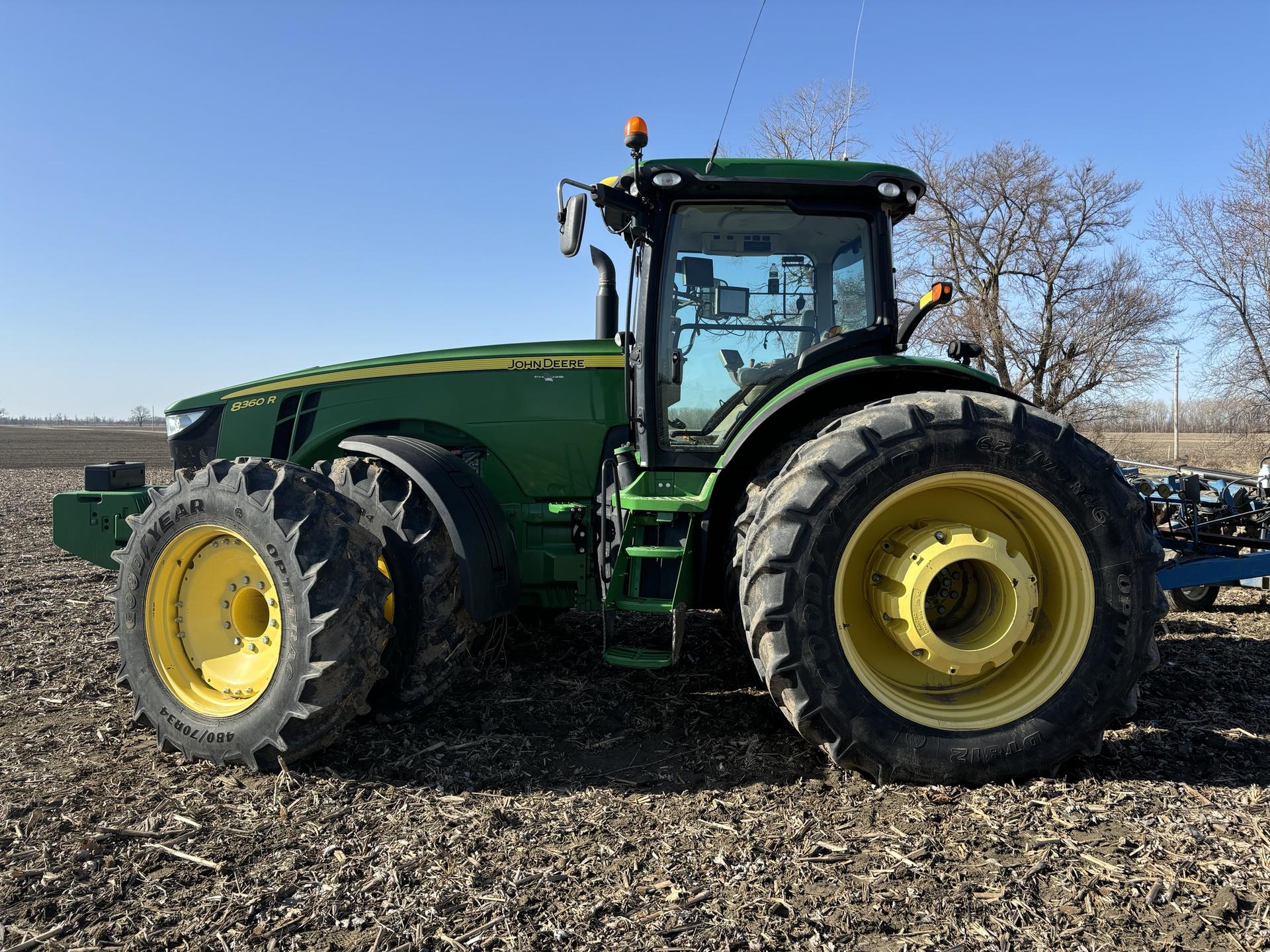 2013 John Deere 8360R Image