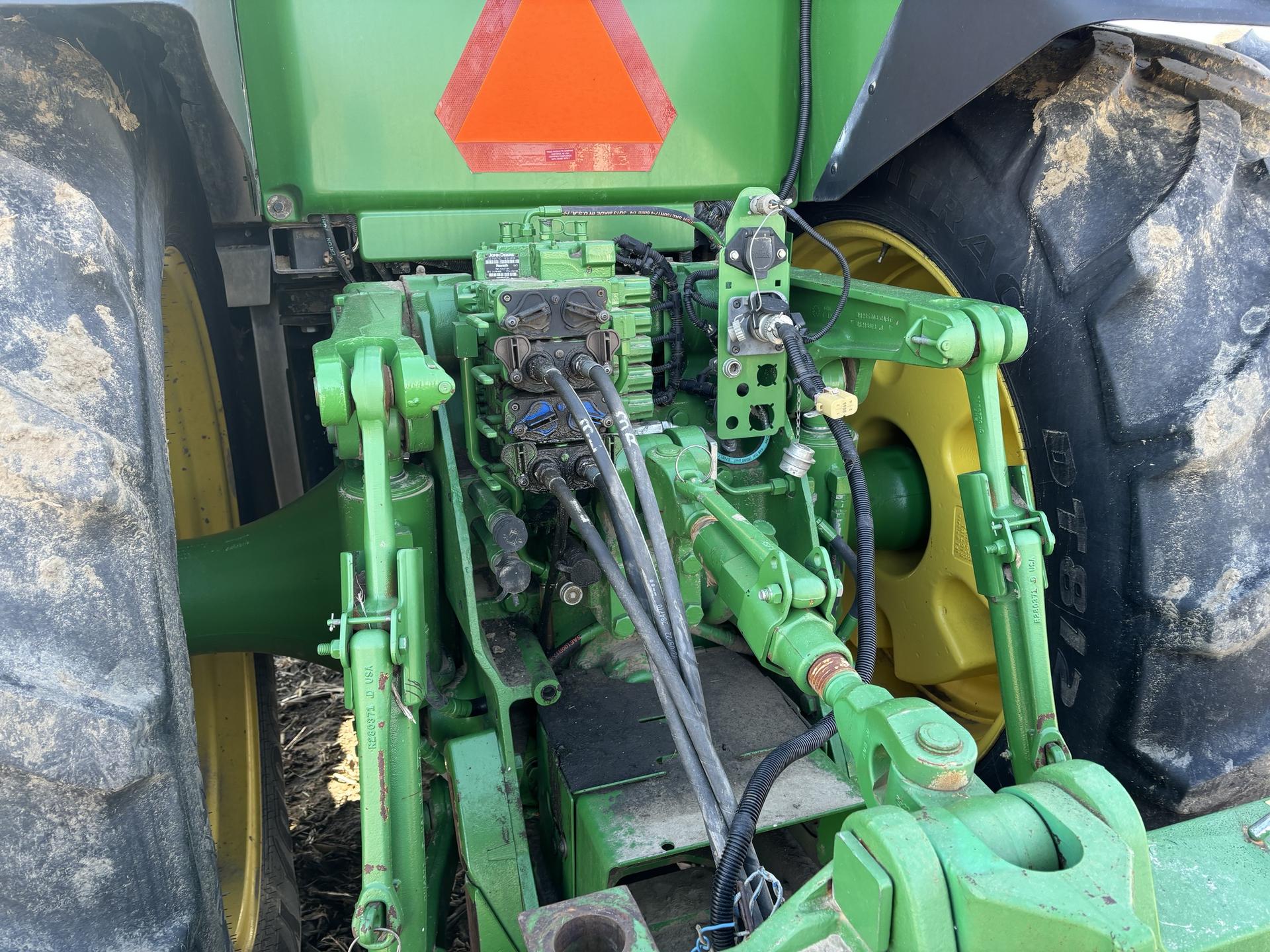 2013 John Deere 8360R Image