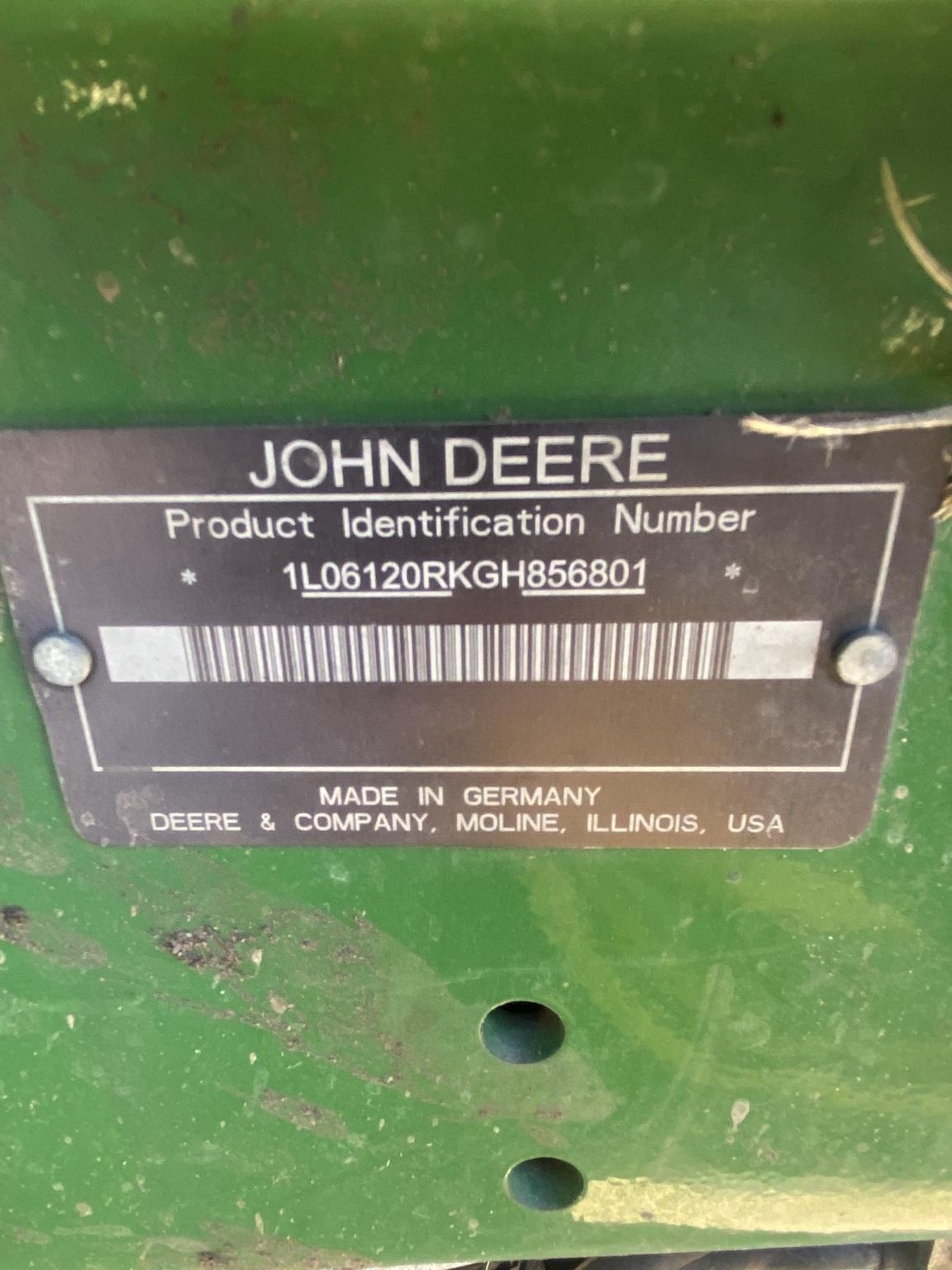 2016 John Deere 6120R