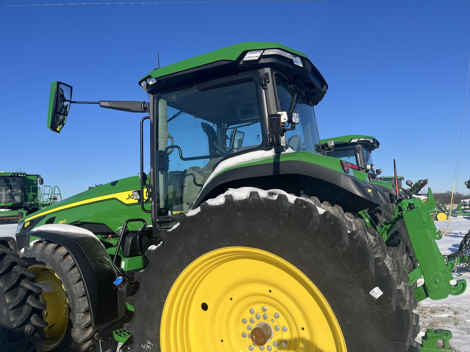 2024 John Deere 8R 340 Image