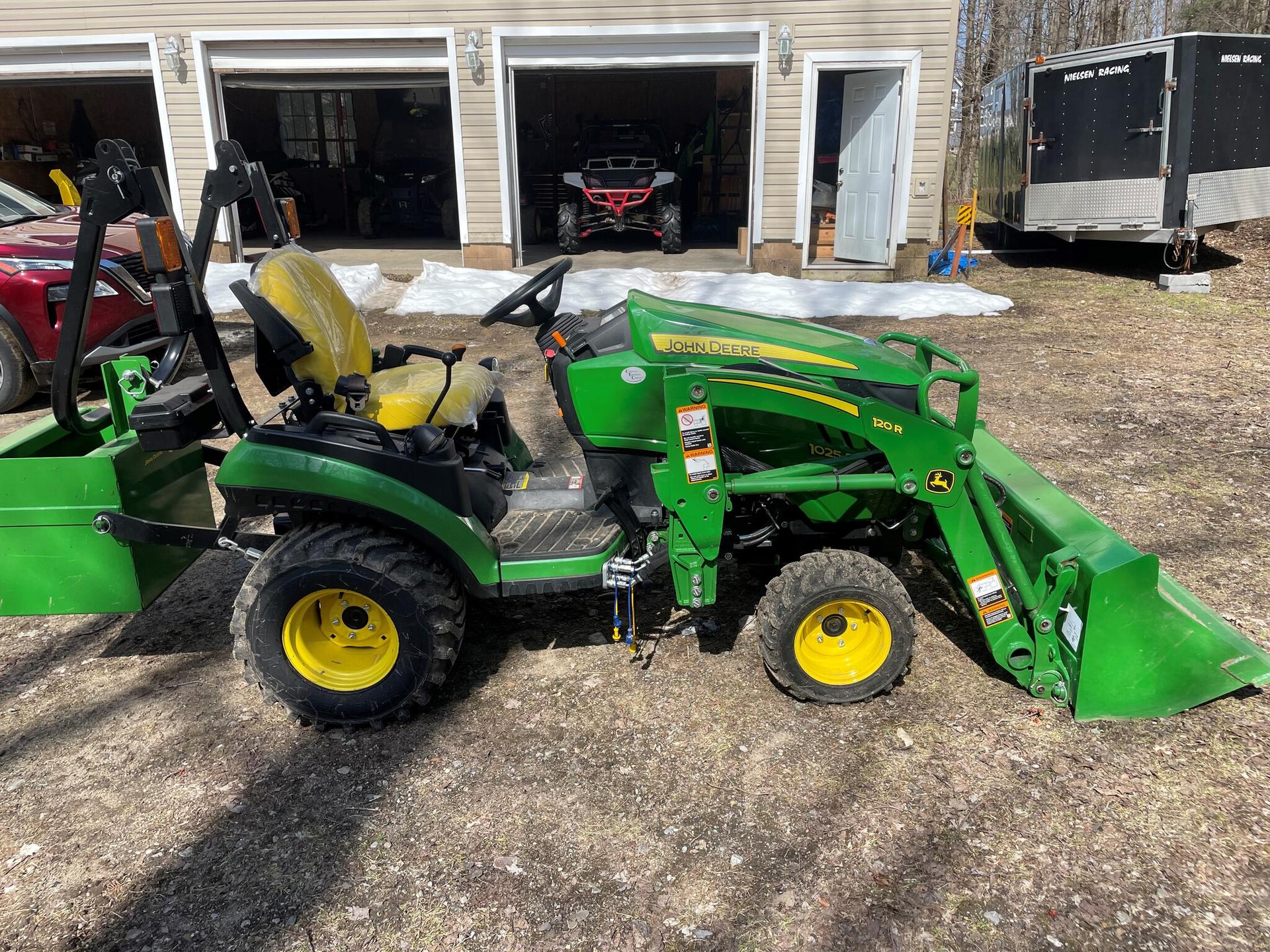 2019 John Deere 1025R Image