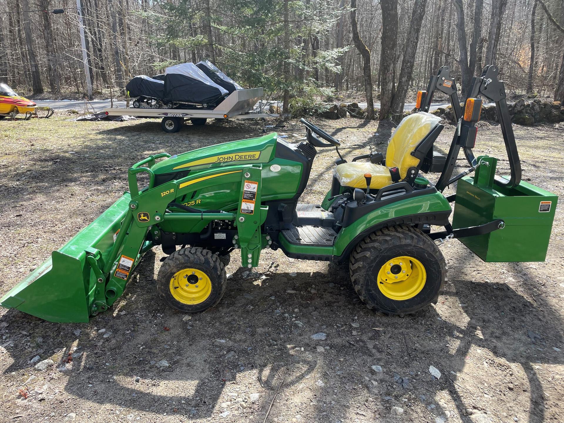 2019 John Deere 1025R Image