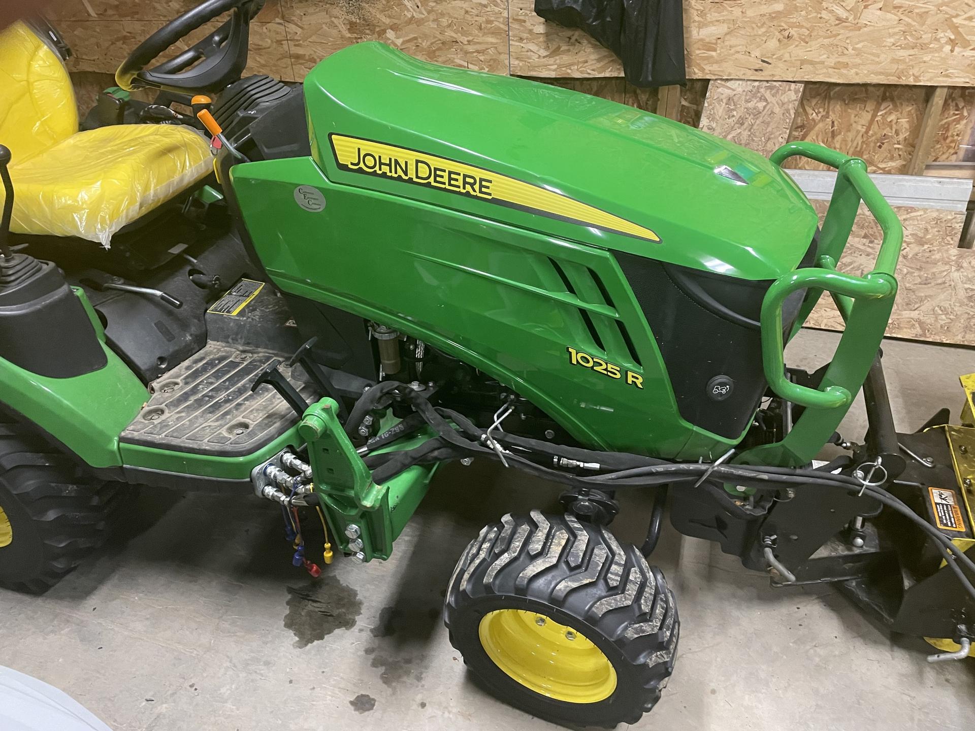 2019 John Deere 1025R Image