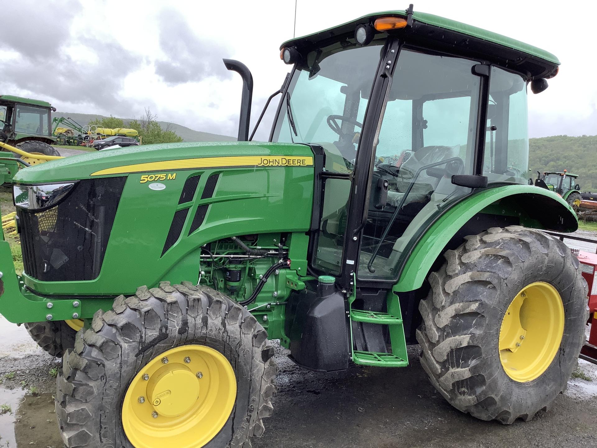 2017 John Deere 5075M