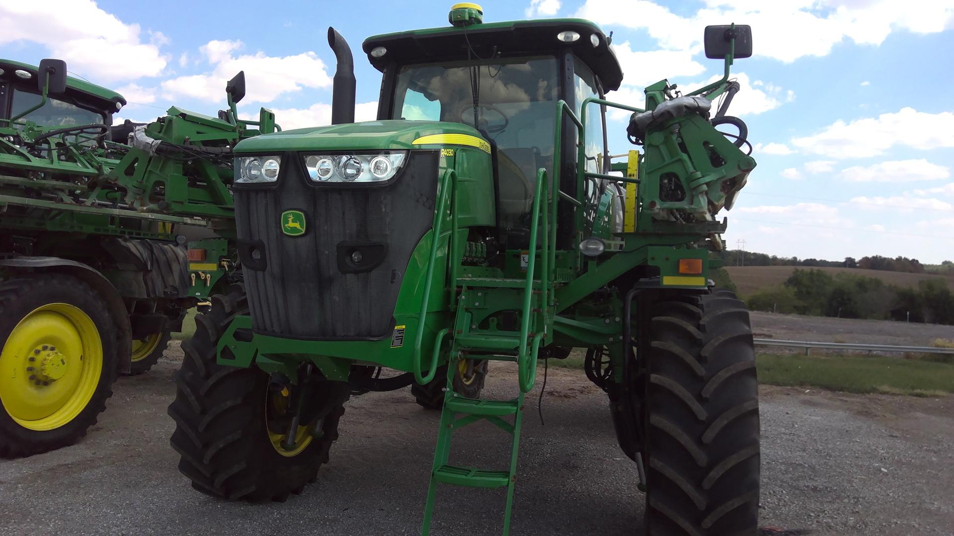 2015 John Deere R4030