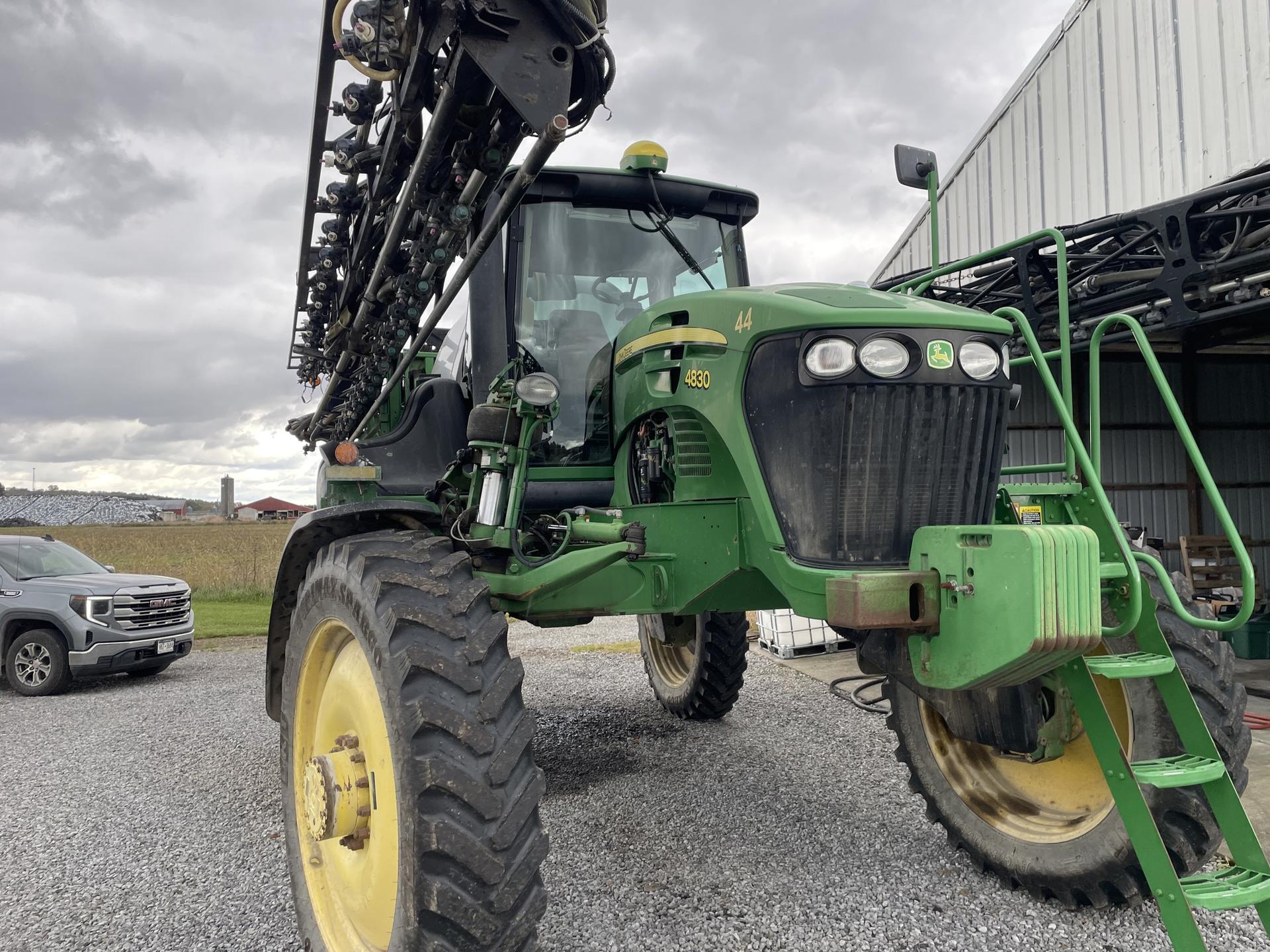 2011 John Deere 4830 Image