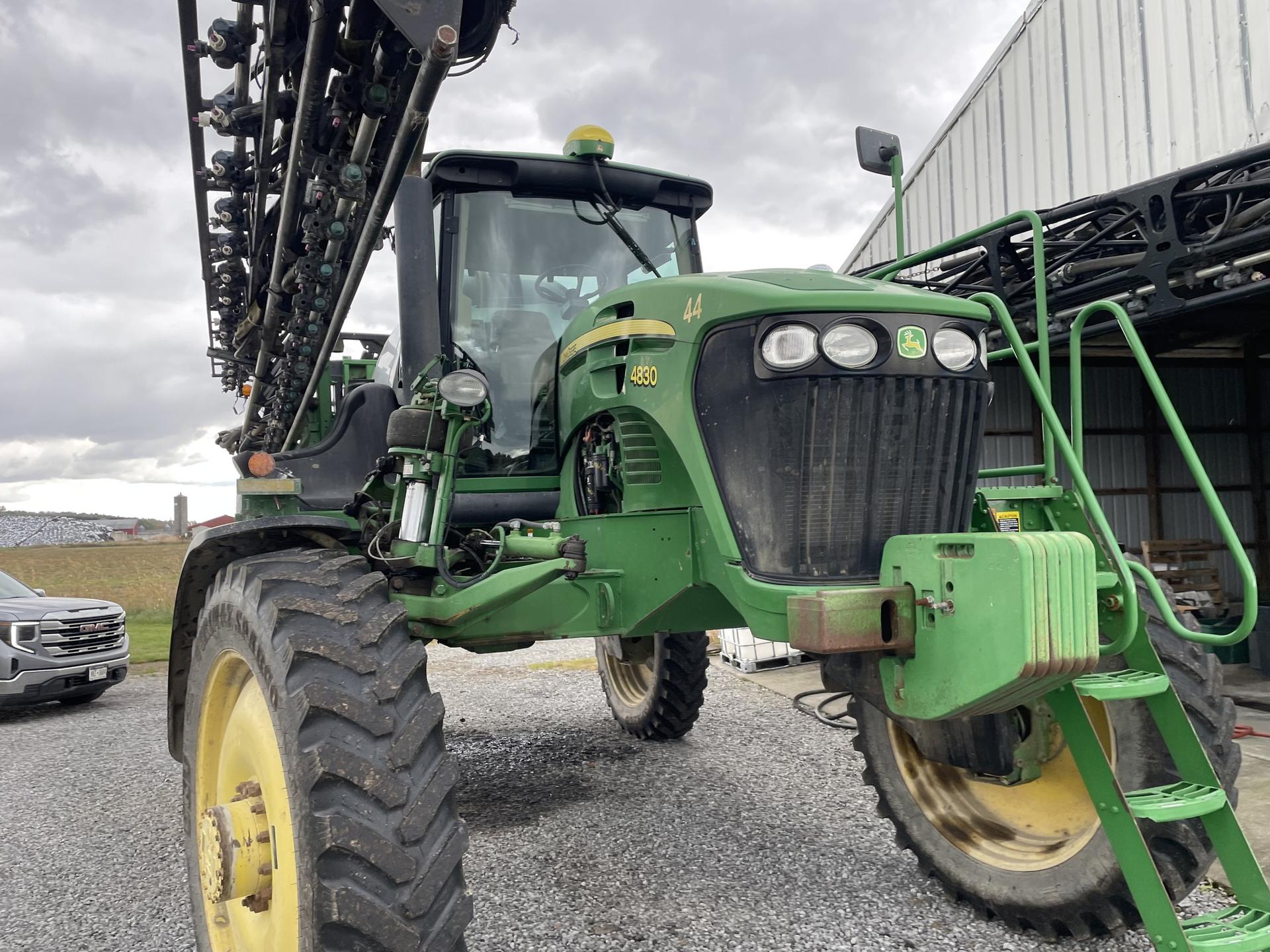 2011 John Deere 4830 Image