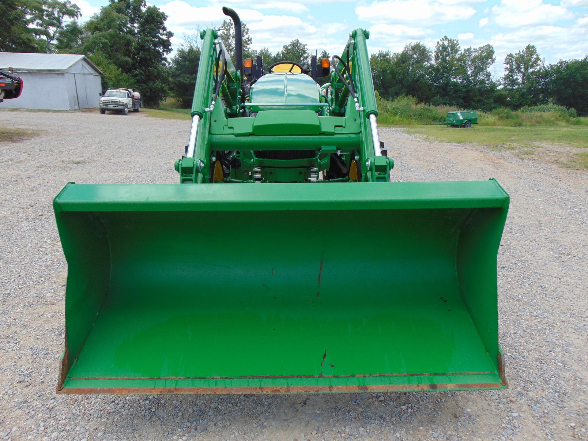 2022 John Deere 5075E