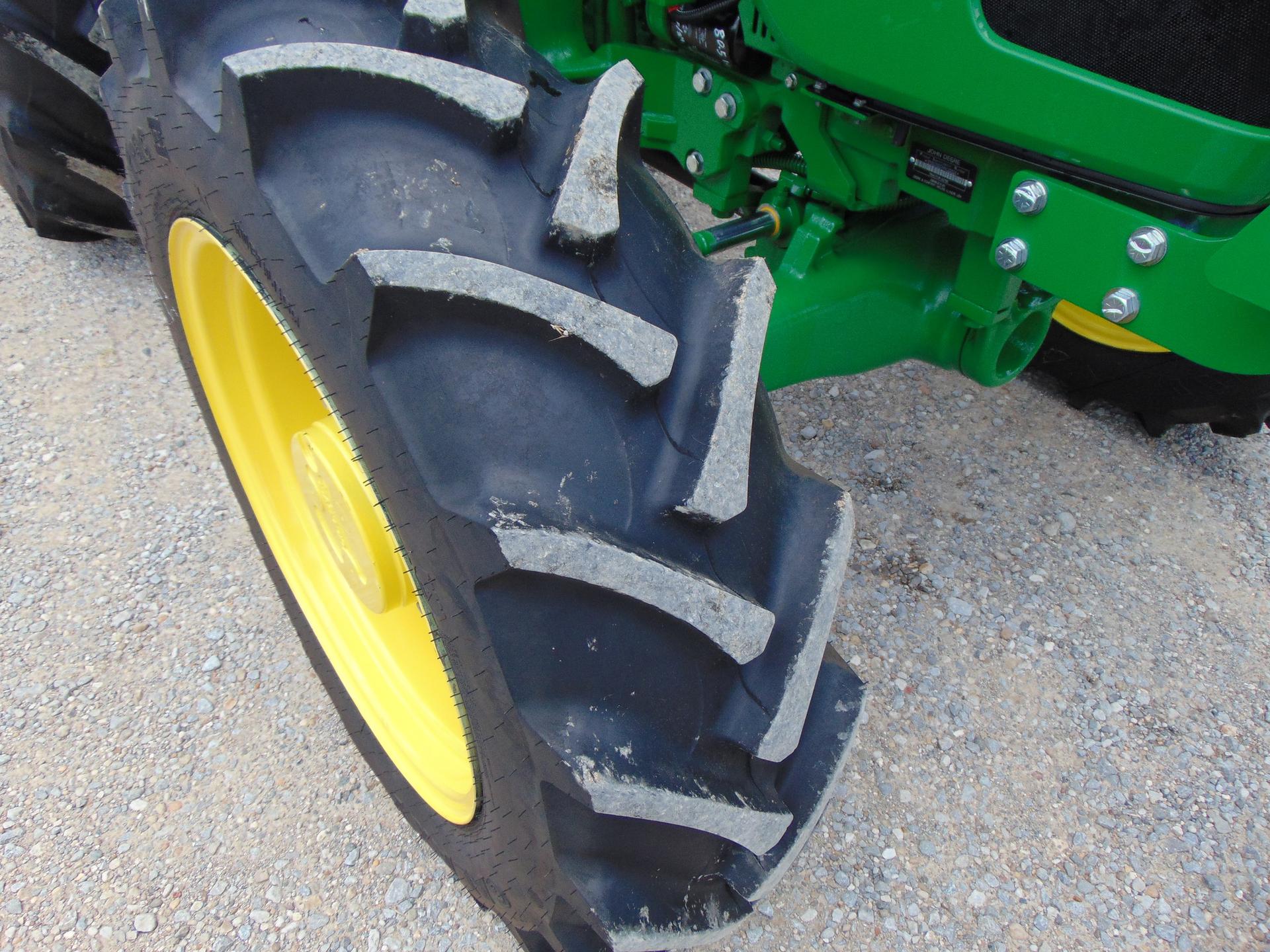 2022 John Deere 5075E