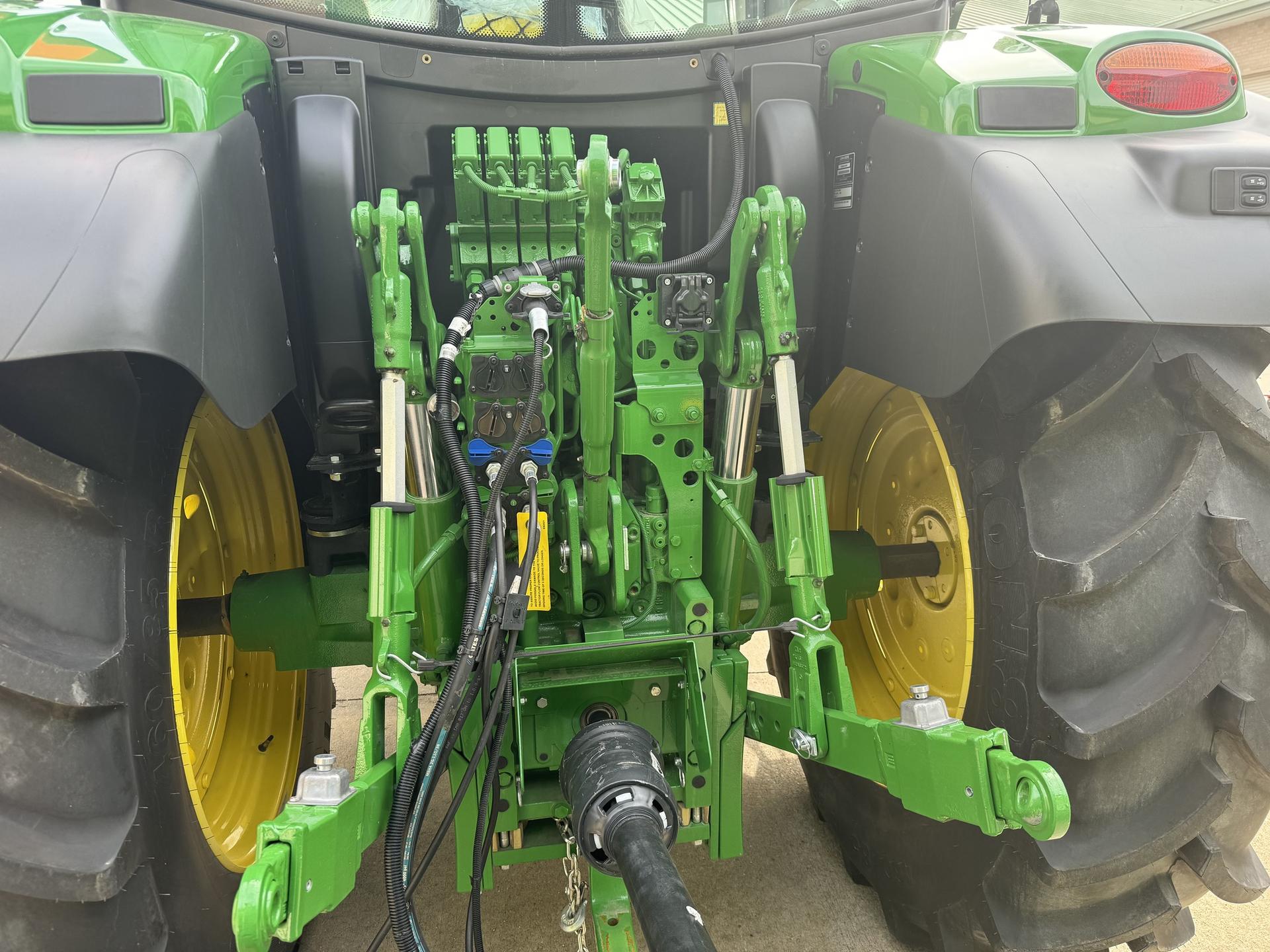 2023 John Deere 6R 130