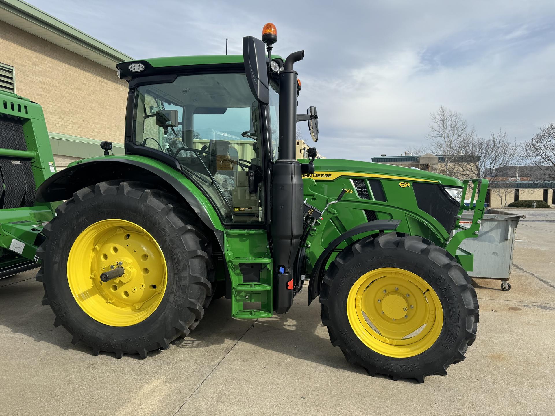 2023 John Deere 6R 130