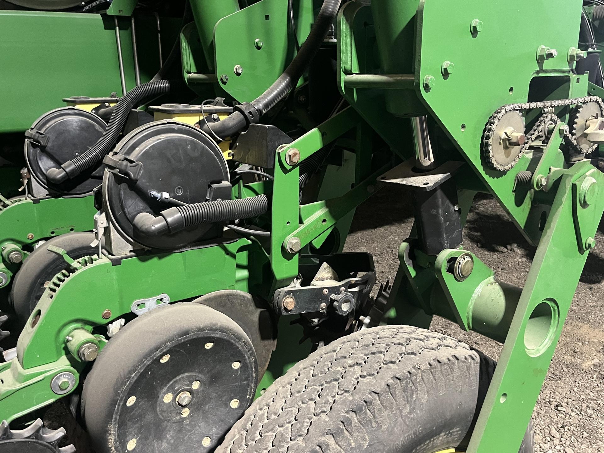 2013 John Deere 1770NT CCS