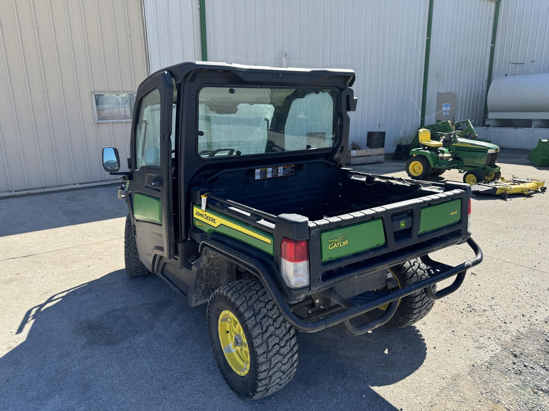 2023 John Deere XUV 835M