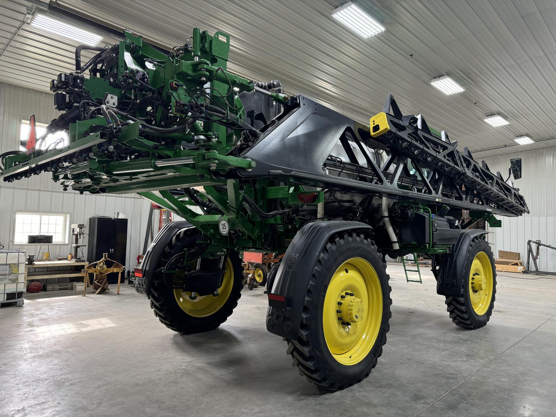 2023 John Deere 412R