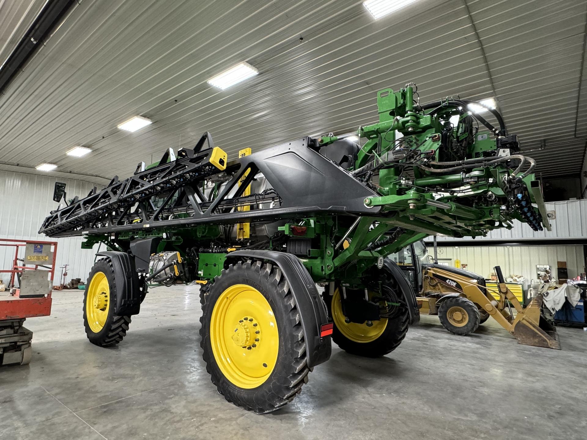 2023 John Deere 412R