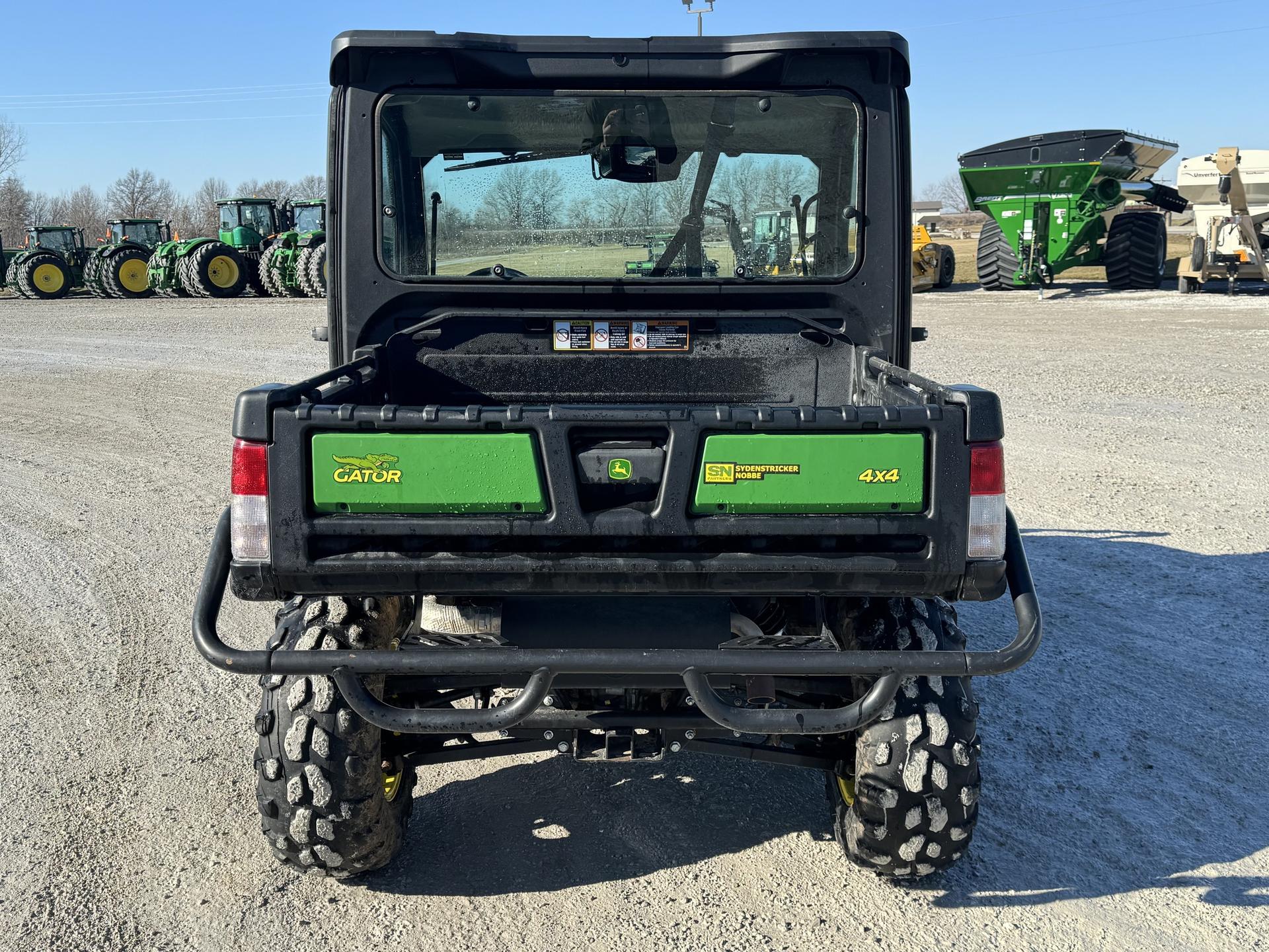 2023 John Deere XUV 835M