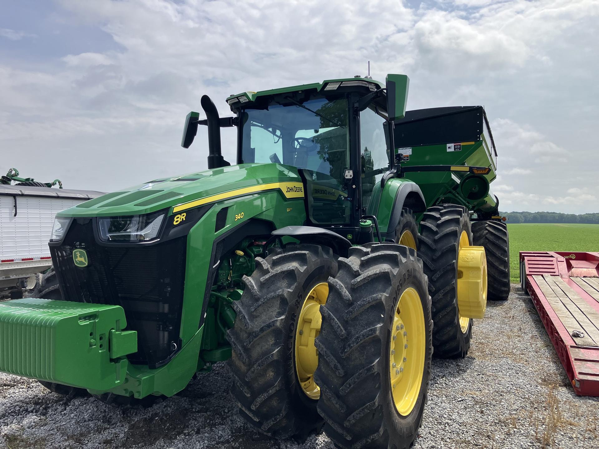 2024 John Deere 8R 340 Image