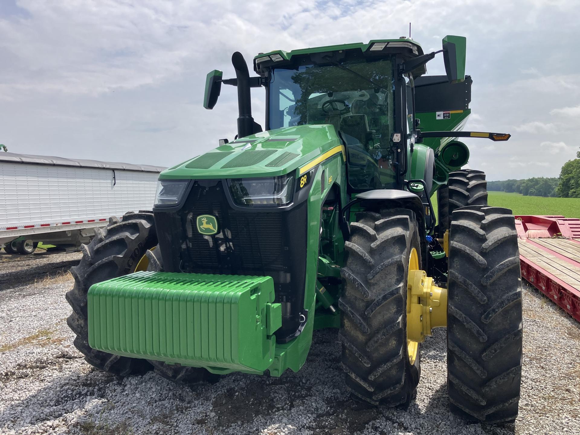 2024 John Deere 8R 340