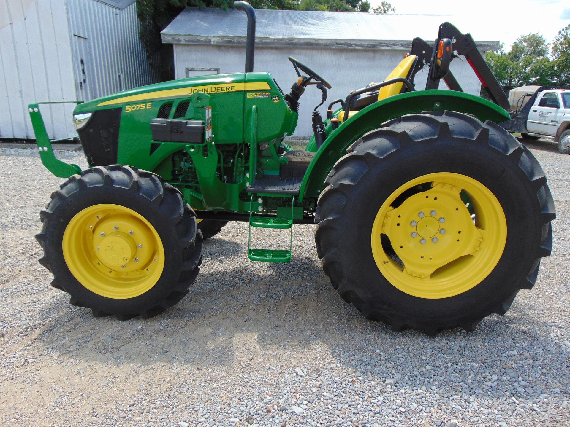 2022 John Deere 5075E