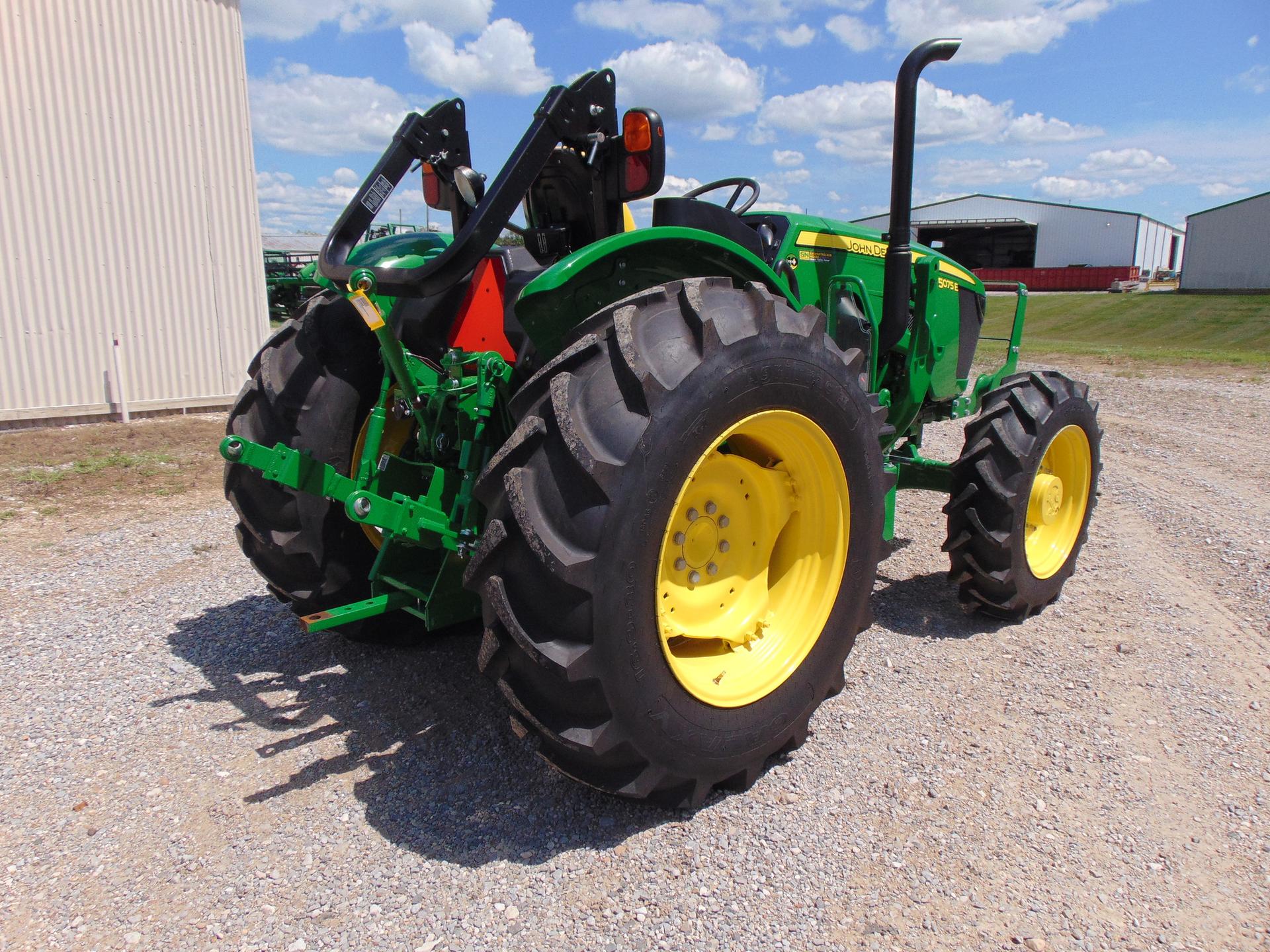 2022 John Deere 5075E