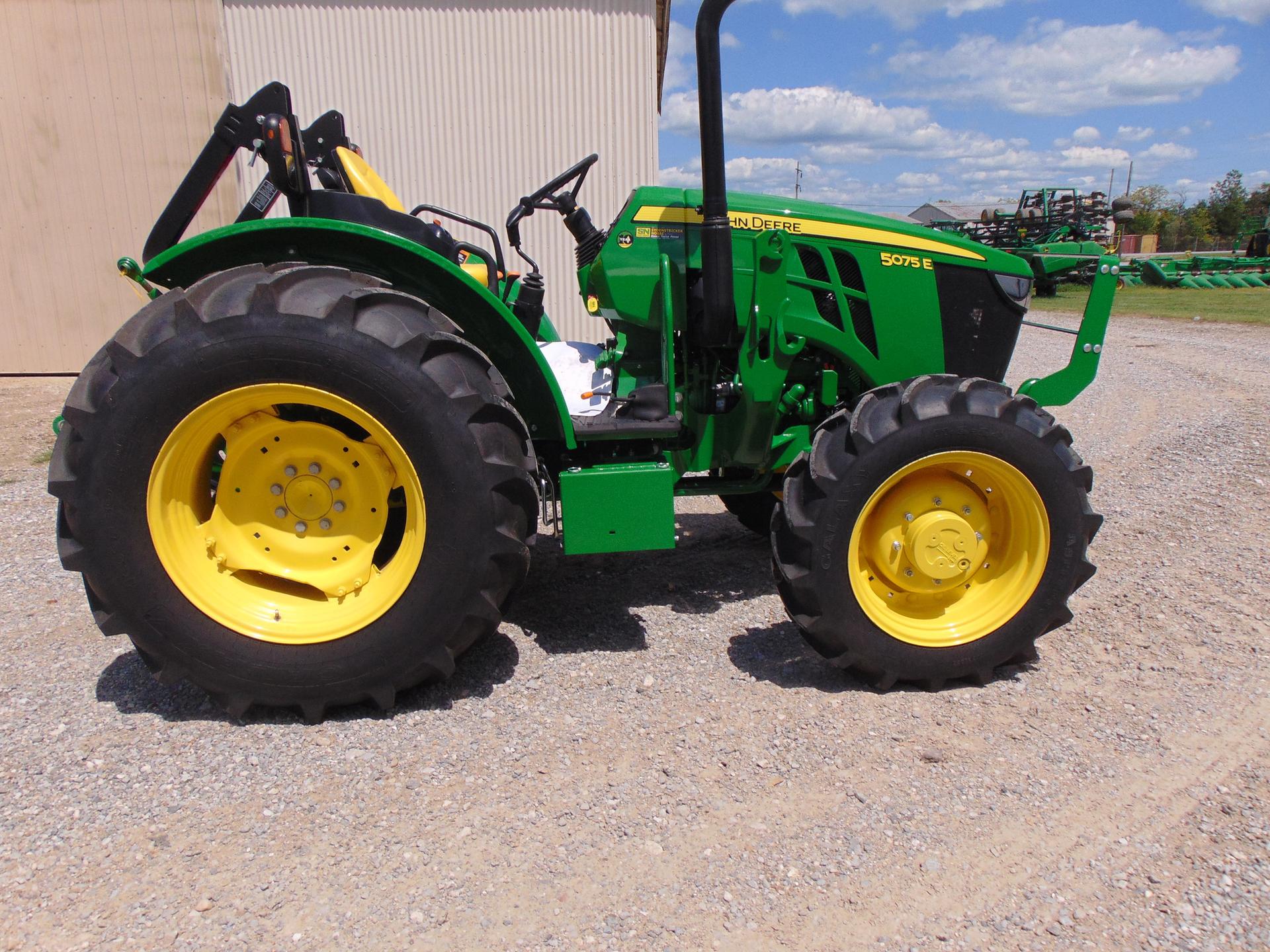 2022 John Deere 5075E