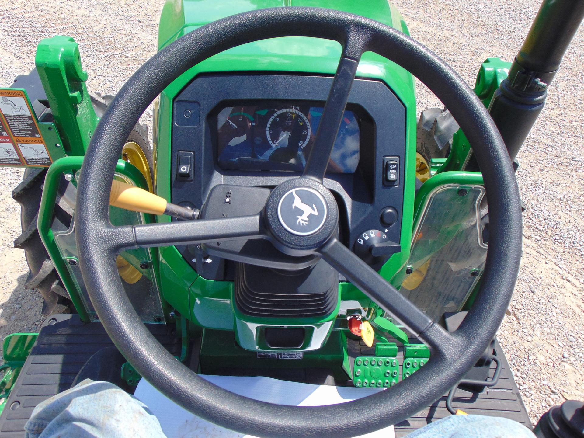 2022 John Deere 5075E