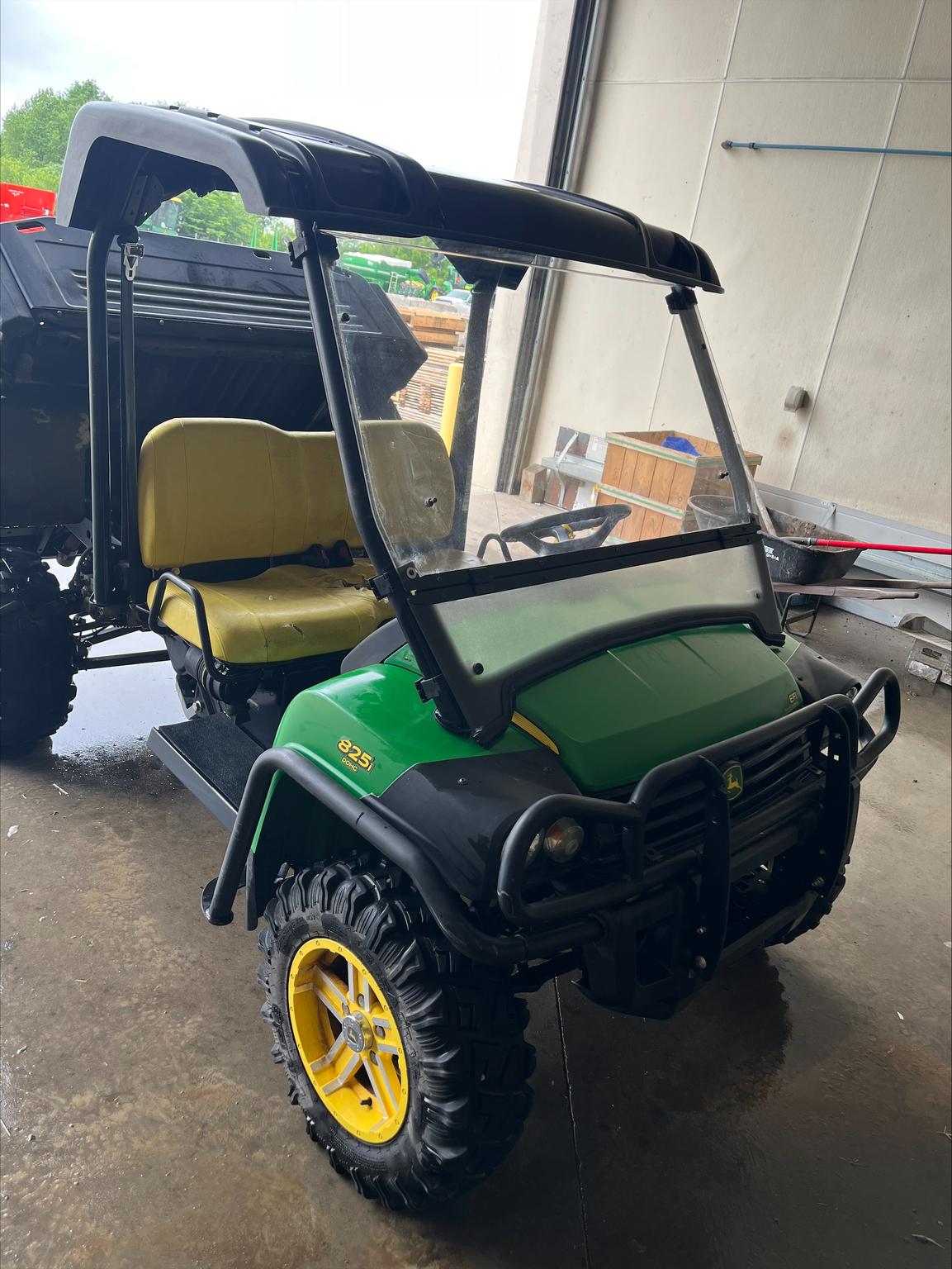 2012 John Deere XUV 825I GREEN