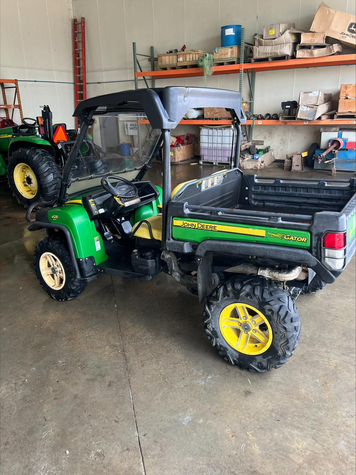 2012 John Deere XUV 825I GREEN