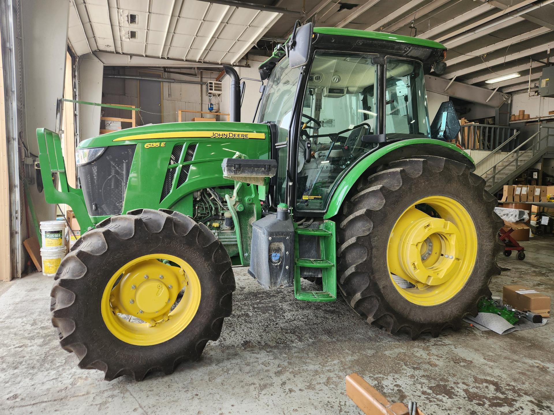 2022 John Deere 6135E