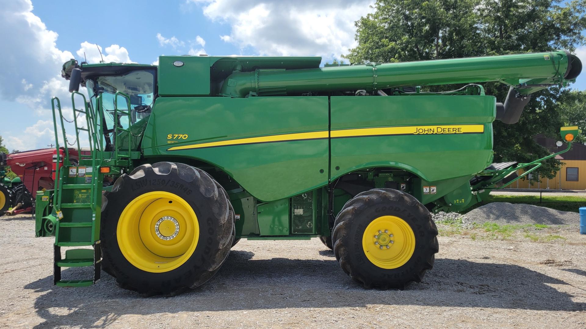 2023 John Deere S770