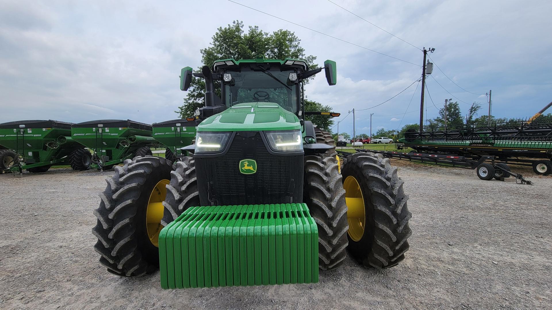 2023 John Deere 8R 410