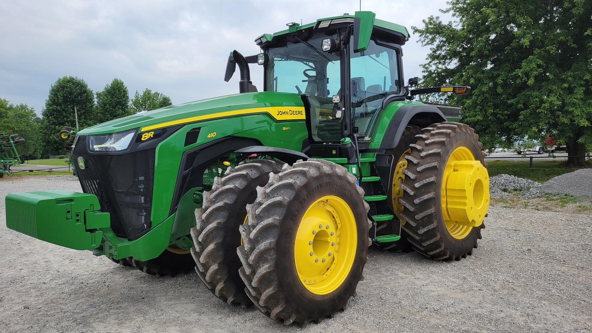 2023 John Deere 8R 410