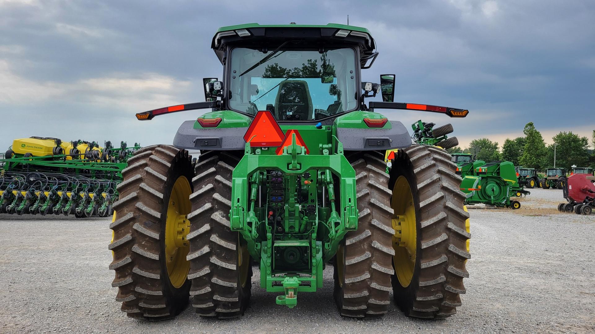 2023 John Deere 8R 410