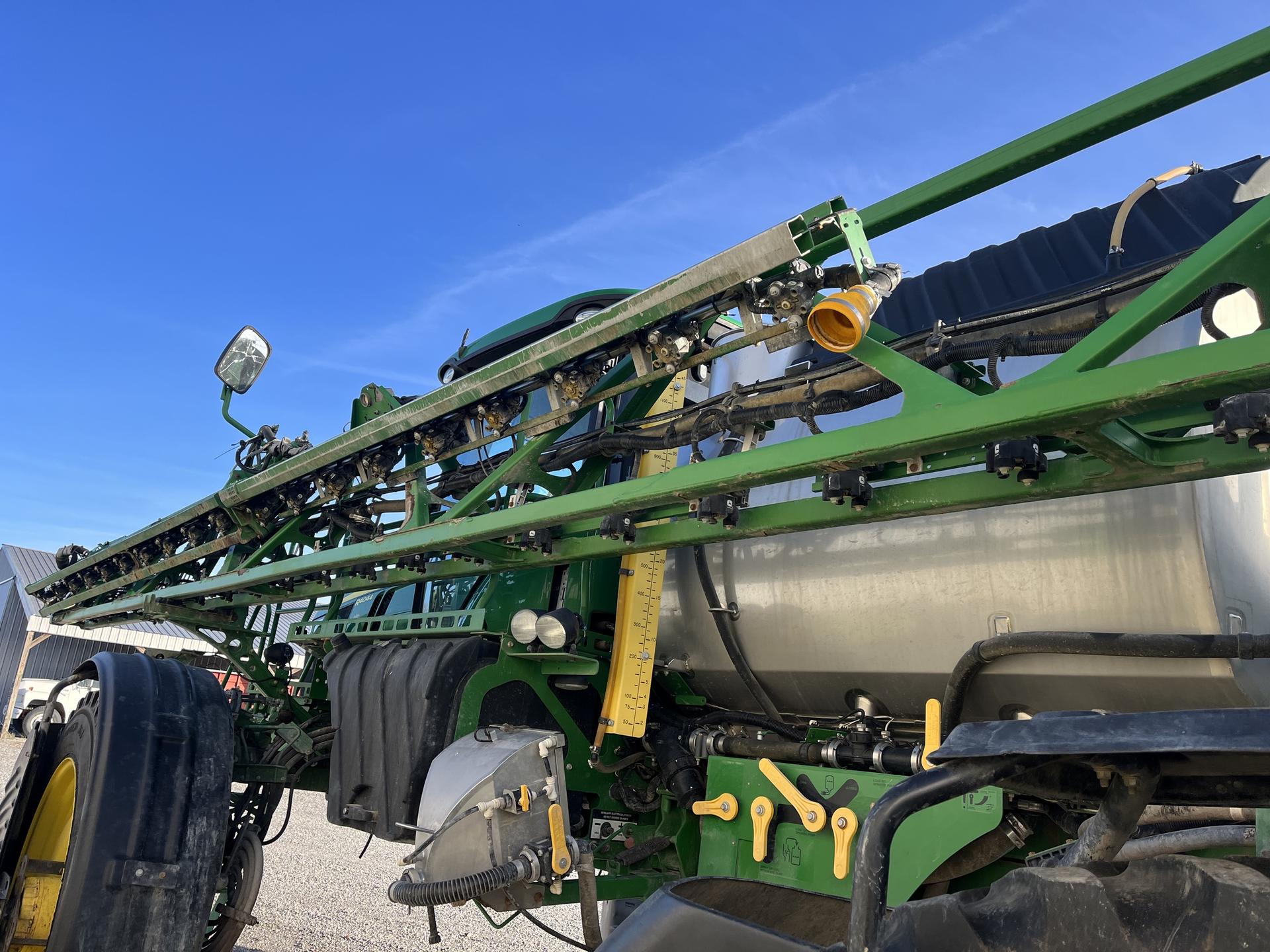 2019 John Deere R4044