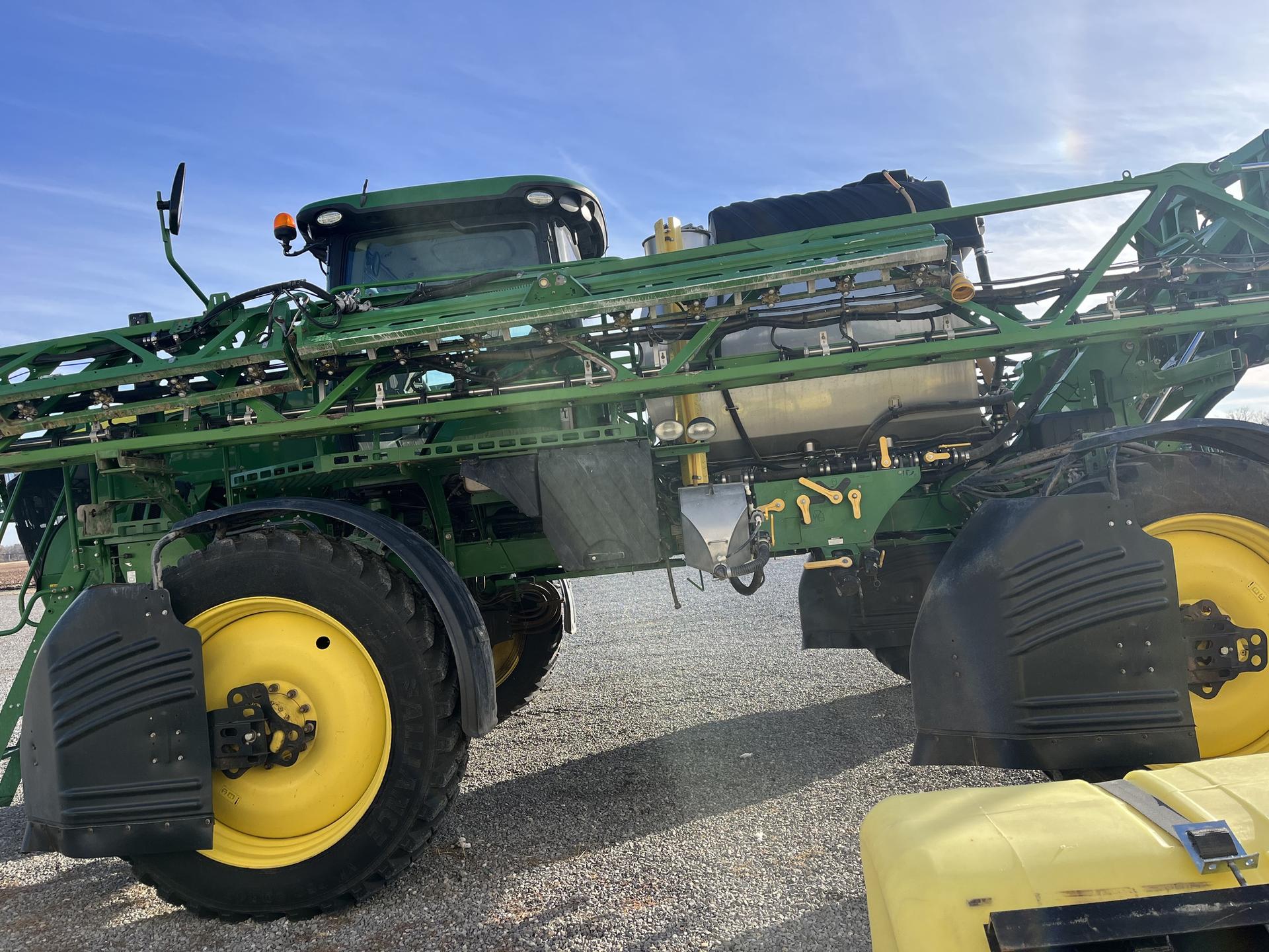 2019 John Deere R4044